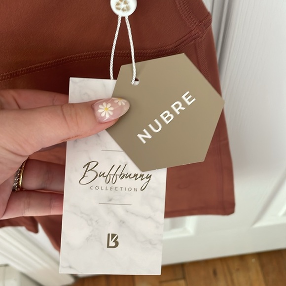 Buff Bunny Brady Brown 4" Short - Picture 3 of 4